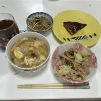 帰宅後次男の、かまちょ相手しながら爆速でご飯作り。☆もやしの塩昆布炒め☆鯖みりん☆野菜炒め☆野菜とエビ団子のかき玉スープ|Saharaさん