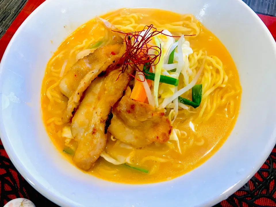 ✩.*˚豚カルビラーメン|ゆきえもんさん