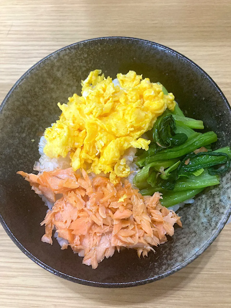 三色丼|ゆきんころんさん