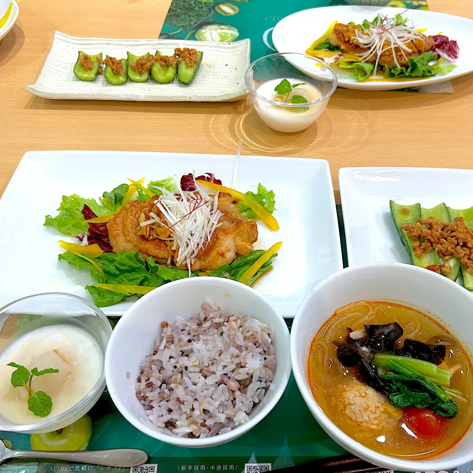 油淋鶏と麻辣湯ランチ|🍊🍒ユッキー🎂🍞🍲さん