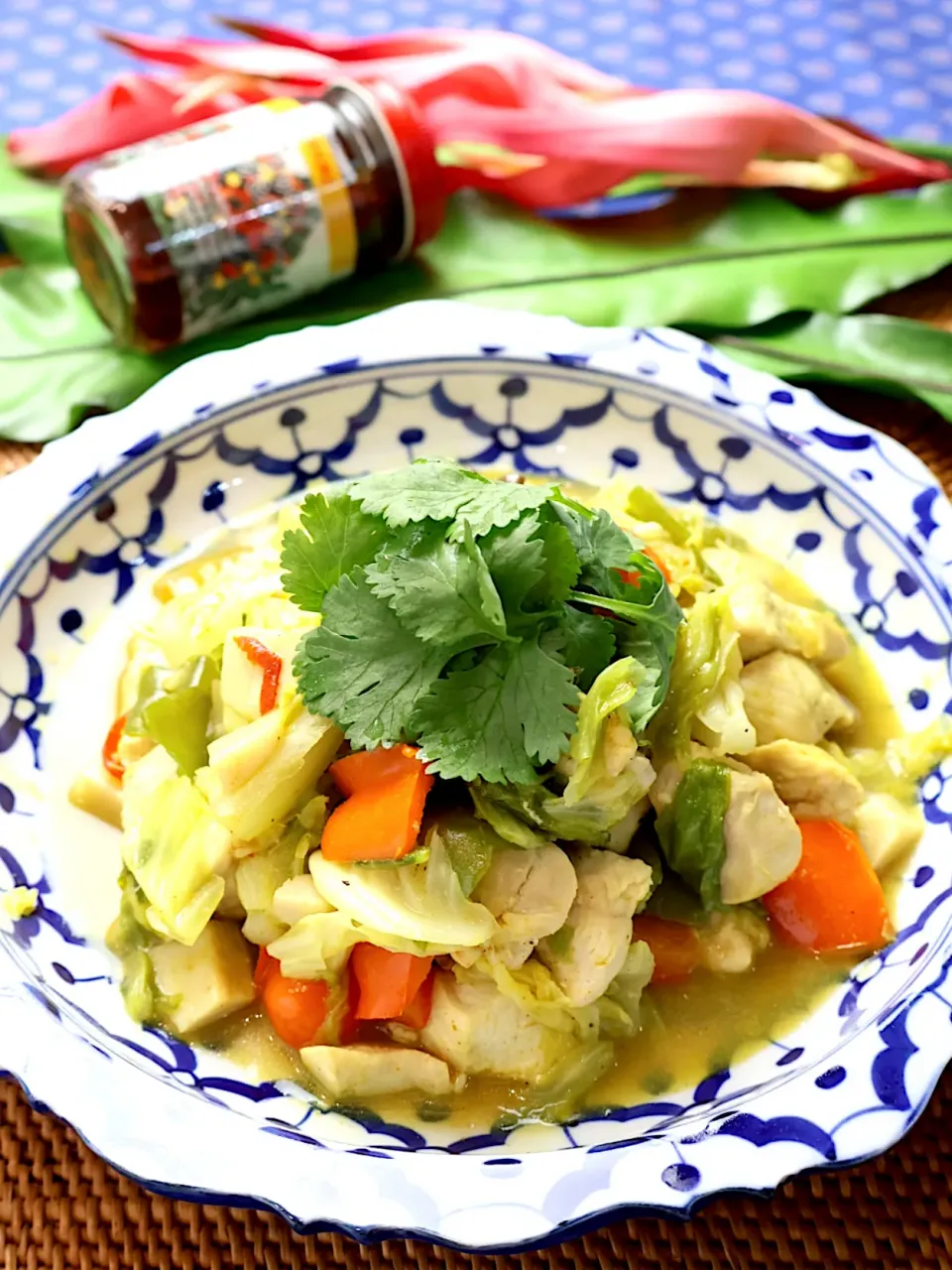 鶏ムネ肉とキャベツのエスニック炒め|めいめいさん