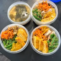 ご飯見えないけど、鶏ごぼうご飯弁当。|hanakoさん