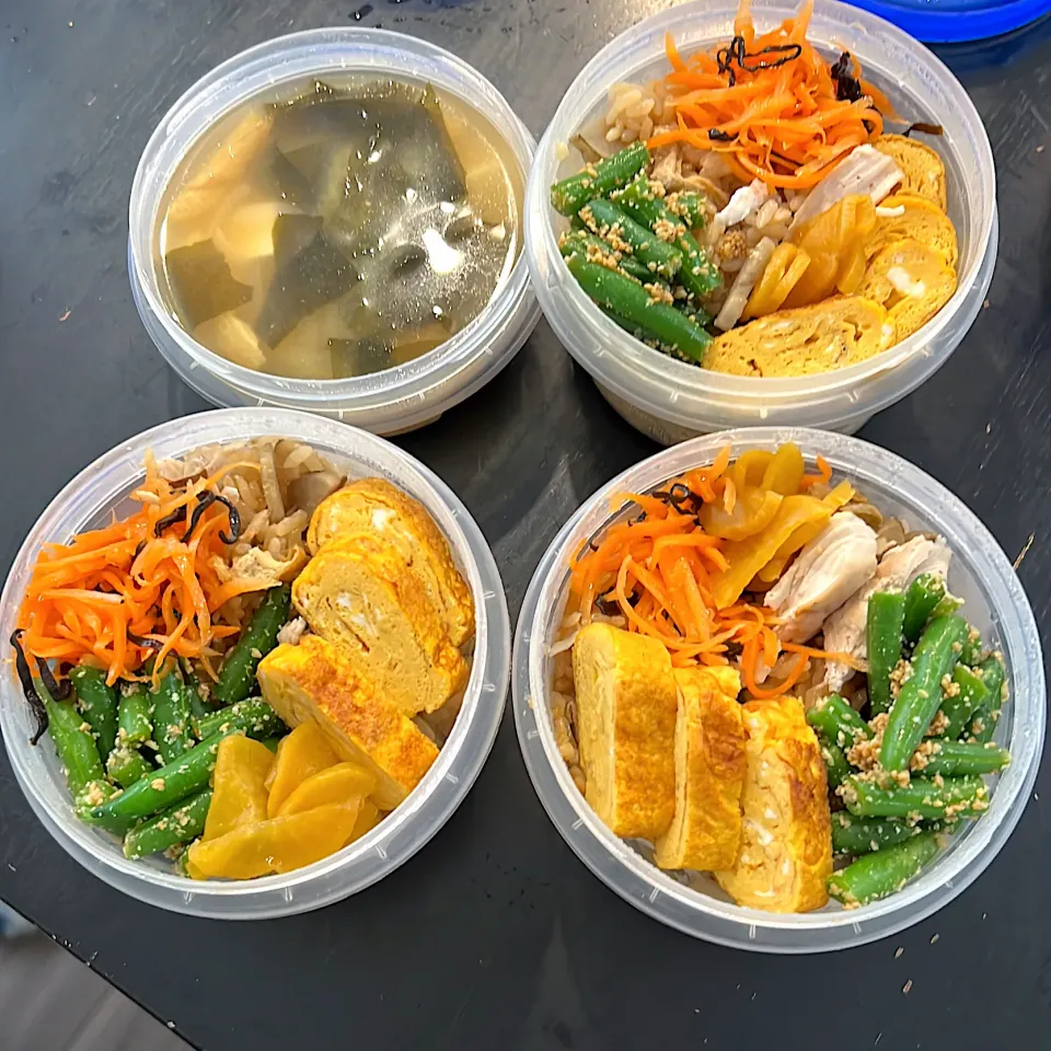 ご飯見えないけど、鶏ごぼうご飯弁当。|hanakoさん