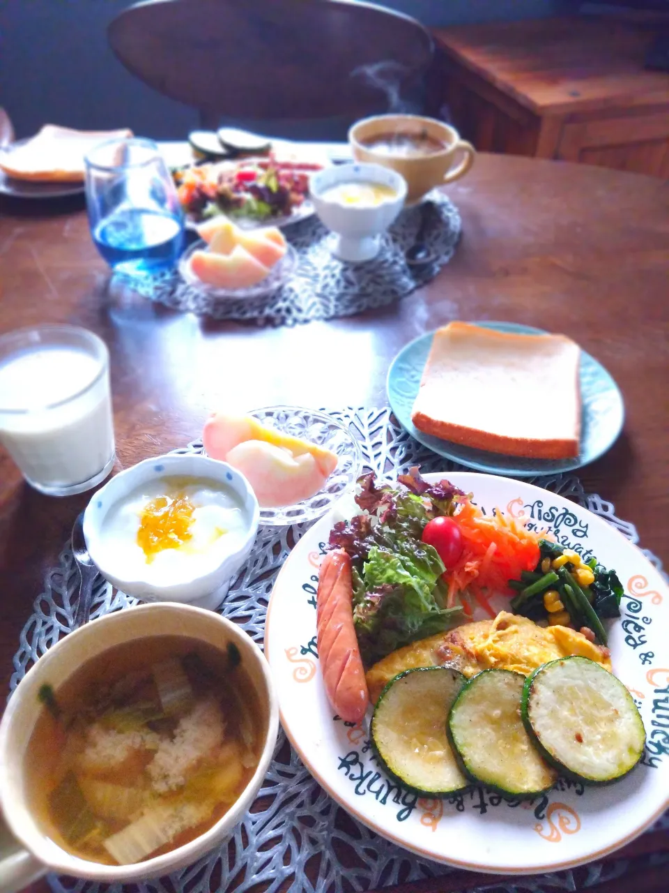 朝ごはん🌅！|まめころさん