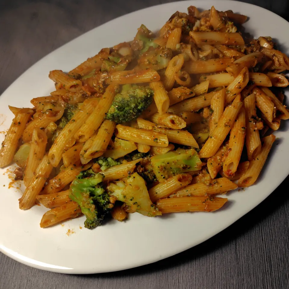 オイルサーディンとブロッコリーのトマトパスタ|ハイドランジアさん