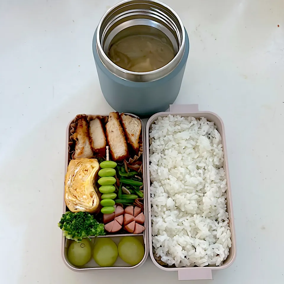 チキンカツレツ
ほうれん草とハムのソテー
卵焼き(チーズ入り)
シャウエッセン
ブロッコリー
枝豆
のり弁
シャインマスカット|ayumomさん