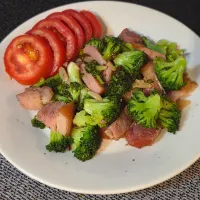 ブロッコリーとベーコンのガーリック炒め| Tomoさん