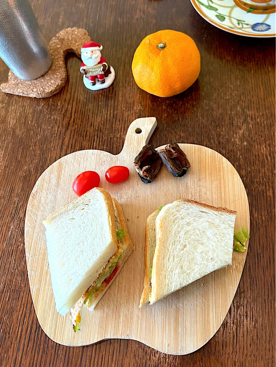 朝ごはん♯オムレツサンド♯自家製干し柿|小松菜さん