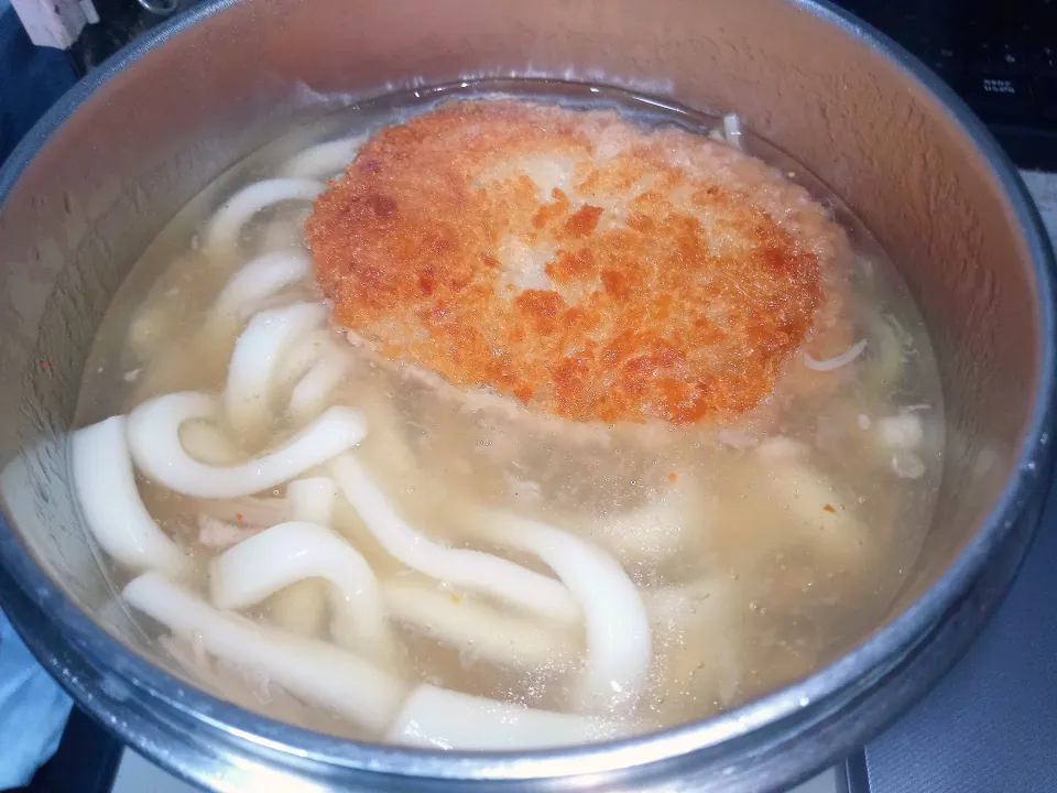 みぞれ仕立てのなめ茸と豚ひき肉入りとろみ付きコロッケうどん|darkbaronさん