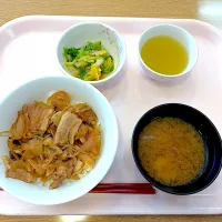 豚丼、白菜のおかか和え、味噌汁（長芋、白葱）|syasyo9_biyoriさん