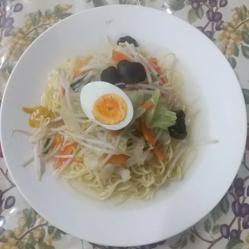 中華焼そば   ローソン６種野菜使用|はやとさん