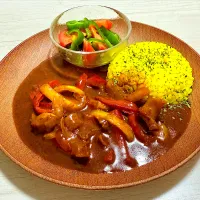 牛スジとパプリカカレー