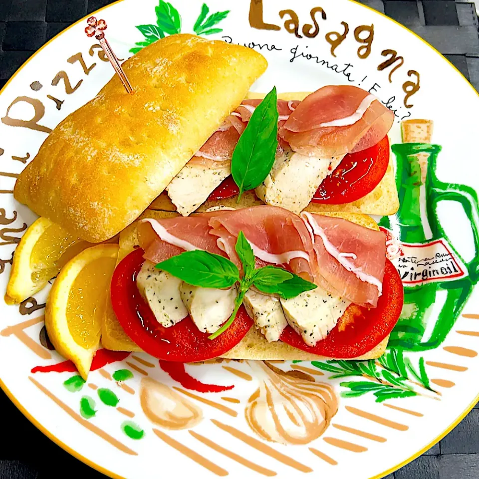 サラダチキンと生ハムのチャバタ|まめもにおさん