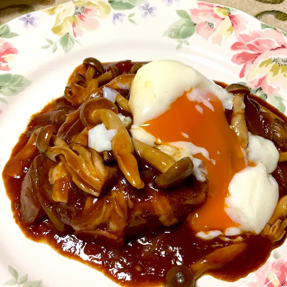 秋のキノコ🍄煮込みハンバーグ|Mahinaさん