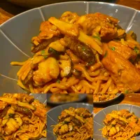 Dinner ! Dinner ! 
No waste remake 
Coconut Chicken Noodle Chow Mien with sliced mushrooms& Bamboo 
#chickencurry 
#coconutcurry
#chefemanuel 
#homemade 
#homec|Emanuel Hayashiさん
