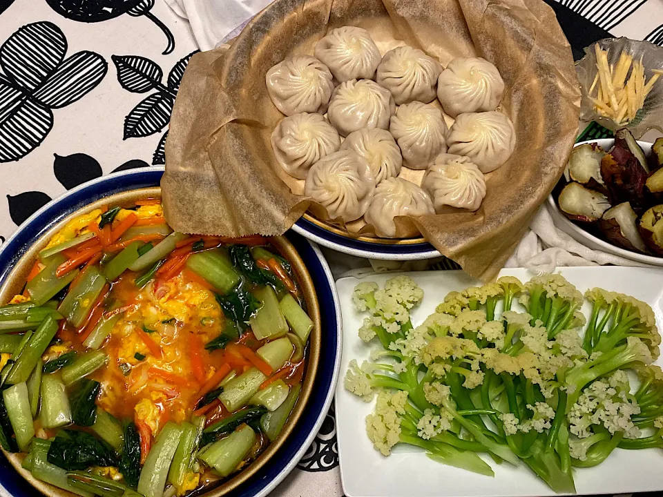 カニカマで芙蓉蟹と、お店の小籠包、カリフローレ|こむぎこさん