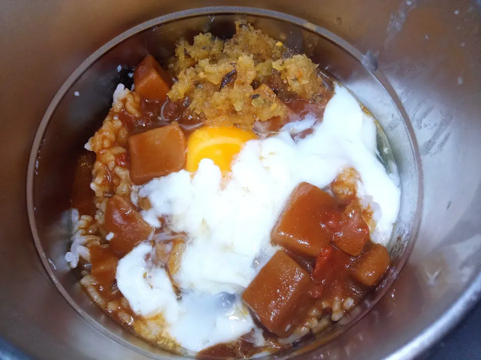 生タマゴ乗せ甘口カレーライス|darkbaronさん