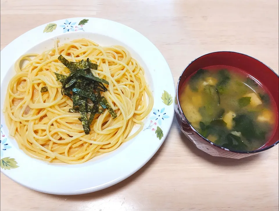 2025 1126　たらこパスタ　ほうれん草と油揚げのお味噌汁|いもこ。さん