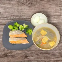 焼き鮭と豚汁〜|瀬名さん