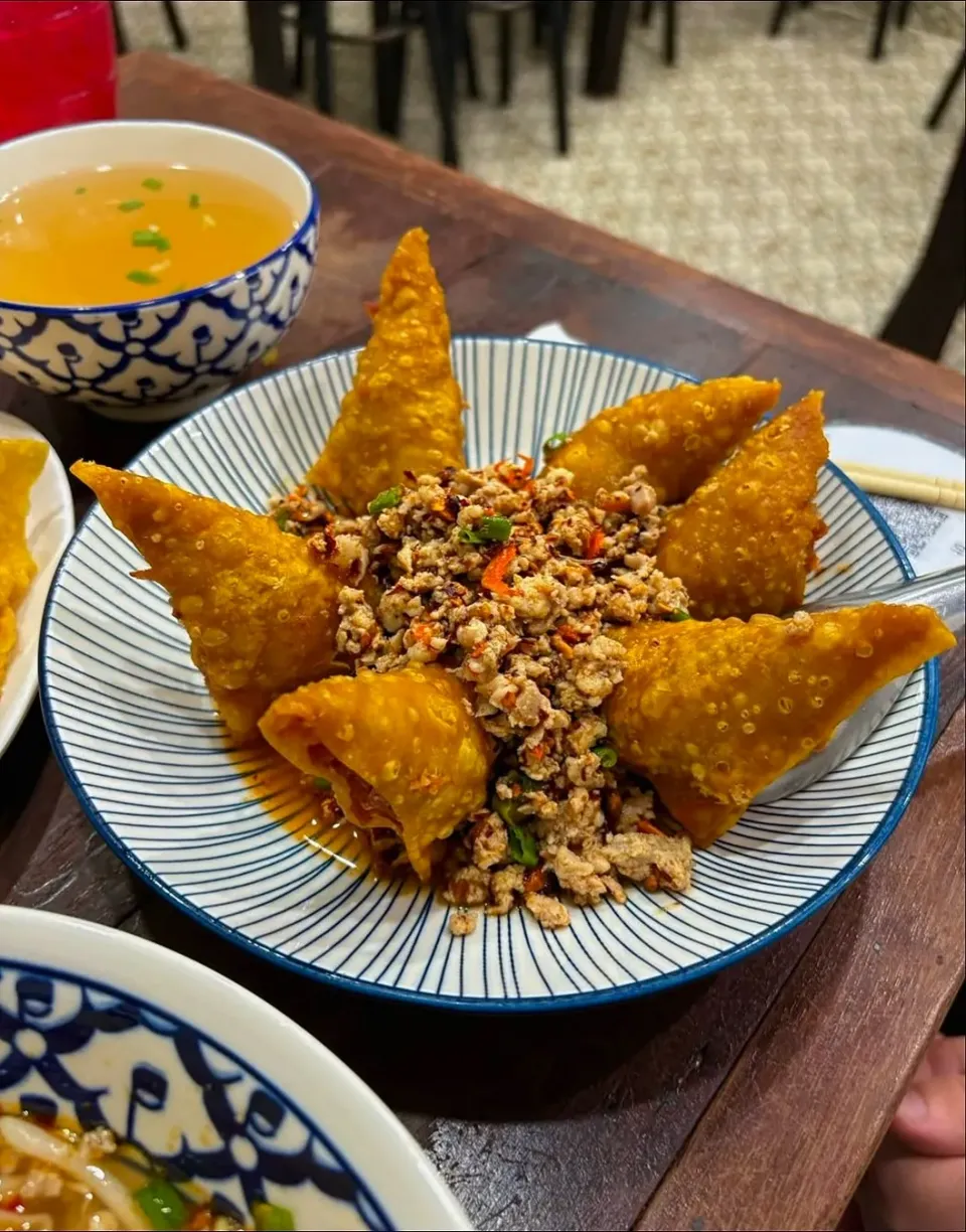 Crispy Wonton Tom Yum Spicy Salad 🌶🥟🌶🤤|An'leeさん