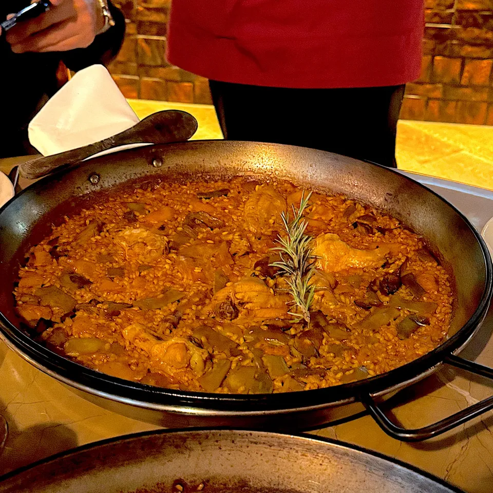 パエリア バレンシアナ|流線形さん