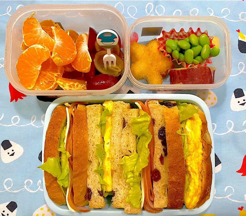昨日焼いたレーズンパンでサンドイッチお弁当🌟　#お弁当|みなみさん