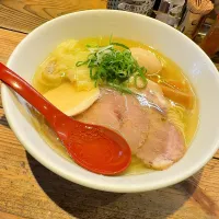 軍鶏特製塩ラーメン@麺屋 翔(新宿)|塩豚骨さん