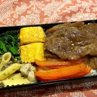 2025.11.27 息子弁当　◎焼肉丼　◎卵焼き　◎焼きパプリカ　◎ほうれん草胡麻和え　◎マッシュルームとチキンのクリームパスタ|goroさん
