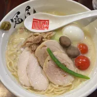 冠尾  特製鶏白湯|rockiさん