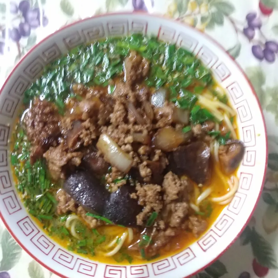 担々麺   干し椎茸、庭のニラいり|はやとさん