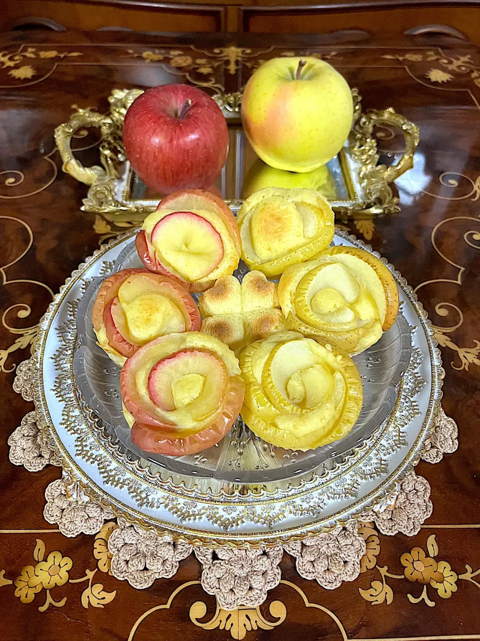 りんごの麹甘酒煮マフィン🍎きみと＊サンふじ|henryさん