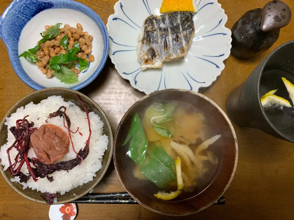 夕食　サゴシの塩焼き　具沢山味噌汁|ATさん
