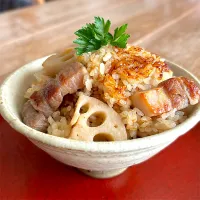 おでんのつゆ(汁)で"豚バラ蓮根"の炊き込みご飯|みずほさん