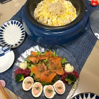 チーズ餃子、カッレスキャビアエッグ、　　　サーモンサラダ、紫キャベツの蒸し煮|kekekeさん