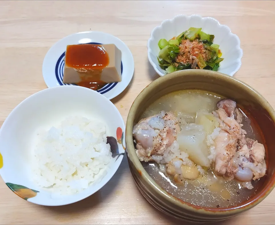 2025 1127　手羽元と大根の参鶏湯風　みそ豆腐　小松菜のおひたし|いもこ。さん