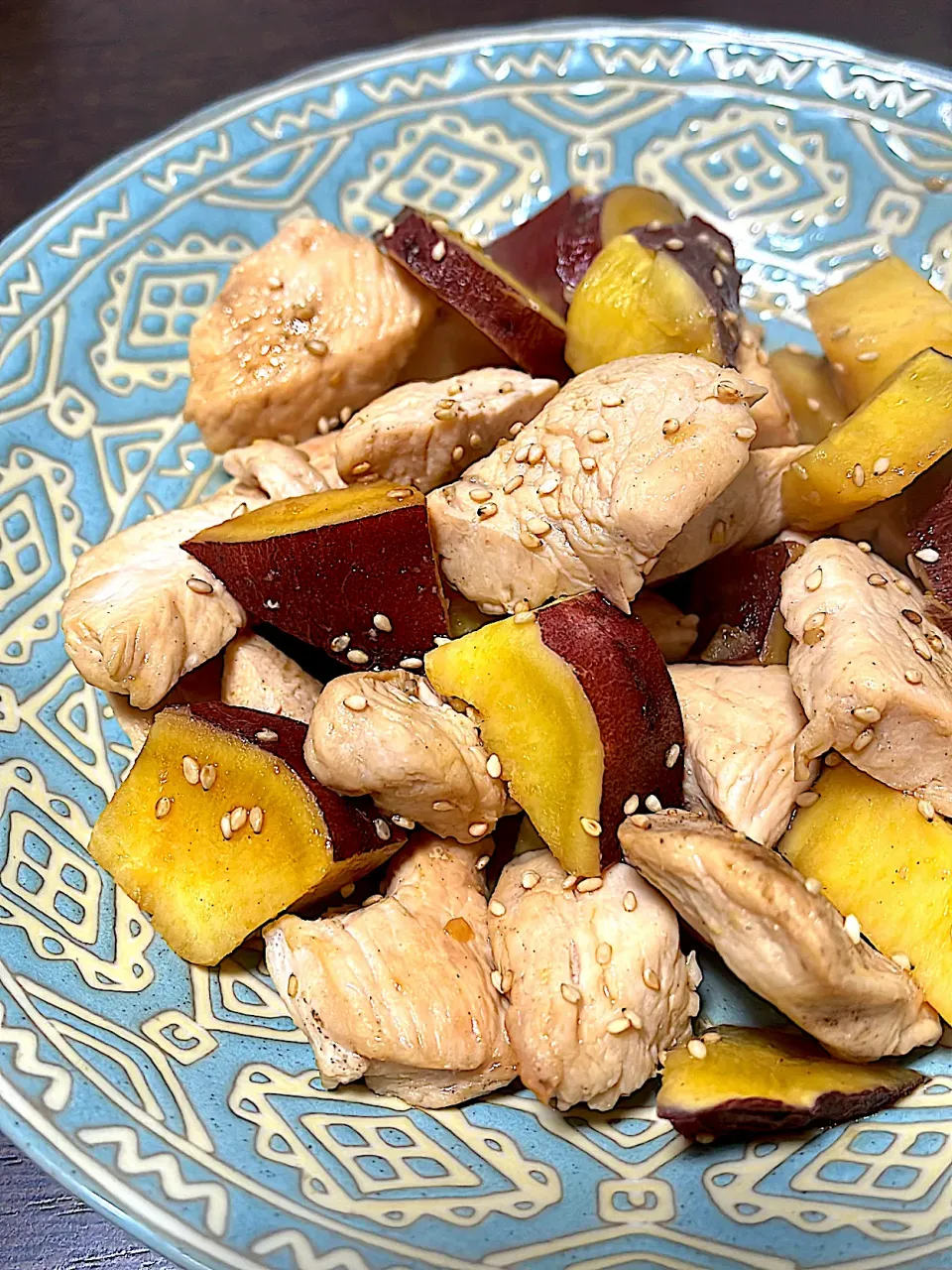 鶏むね肉とさつまいもの甘辛炒め|ちゃびさん