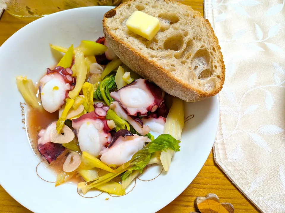 11/27のおつまみ　蛸とセロリのガーリック醤油炒め|卯月さん