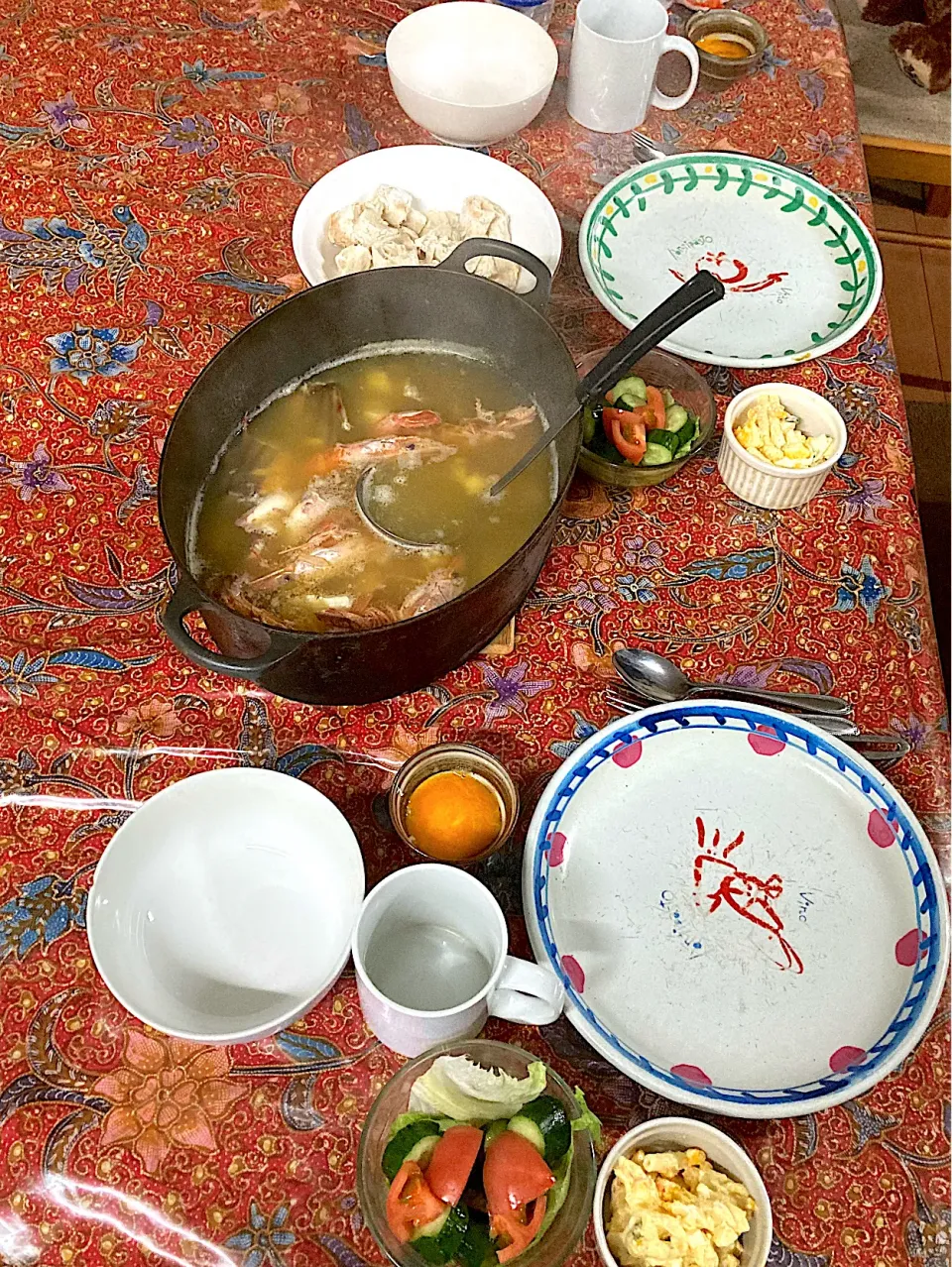 今日の晩ご飯　ブイヤベースとバゲット　明日、東京で会議があり出張で今日から藤沢のはやとのところに帰ってきています。今日の晩ご飯はぼくのリクエストではやとがブイヤベースとバゲットを作ってくれました。|なびさん