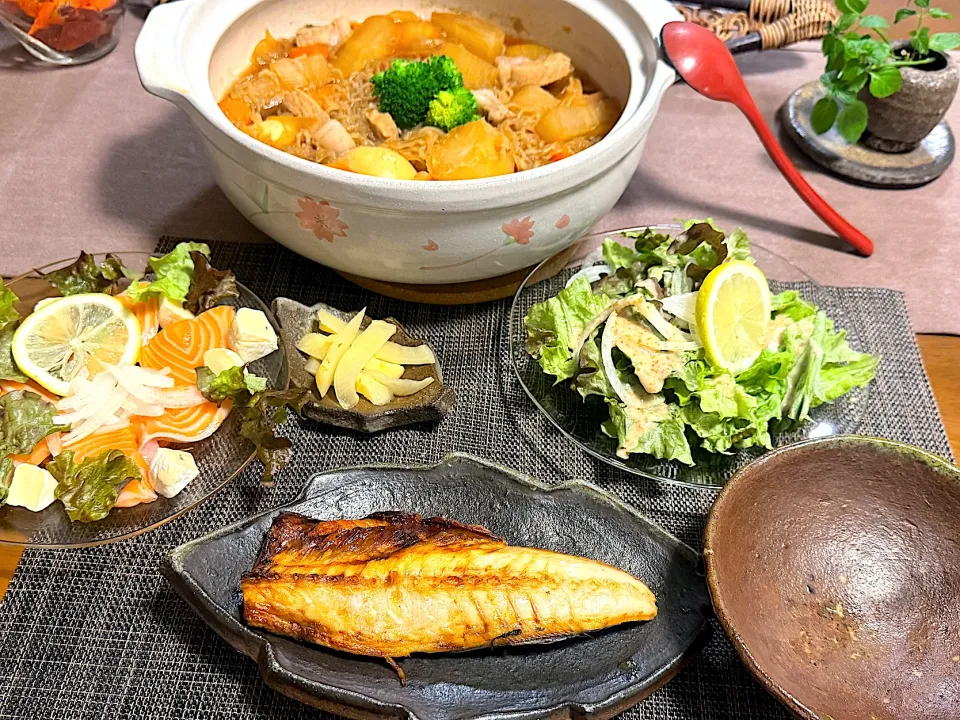 煮物🍻サーモンサラダピール塩サバ|miyuki🌱さん