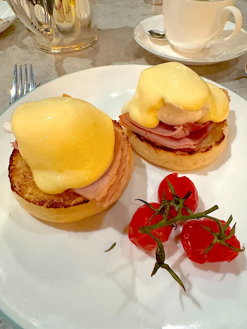 エッグベネディクト|流線形さん