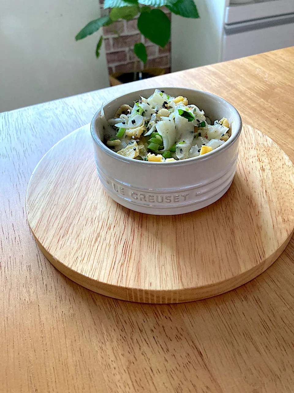 大根の皮と葉っぱ、面取りした大根は塩きんぴらに💞|さくたえさん