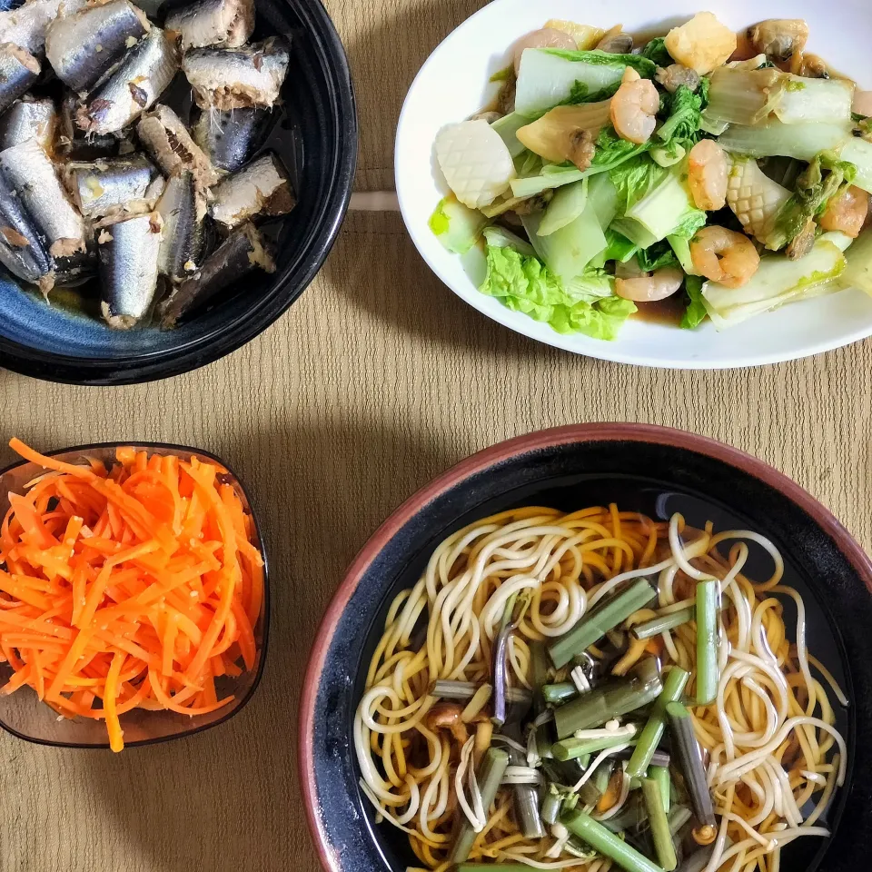 🌛*゜山菜そば / イワシ生姜煮 / 山東菜とシーフード炒め / ニンジンナムル|Ayakaさん