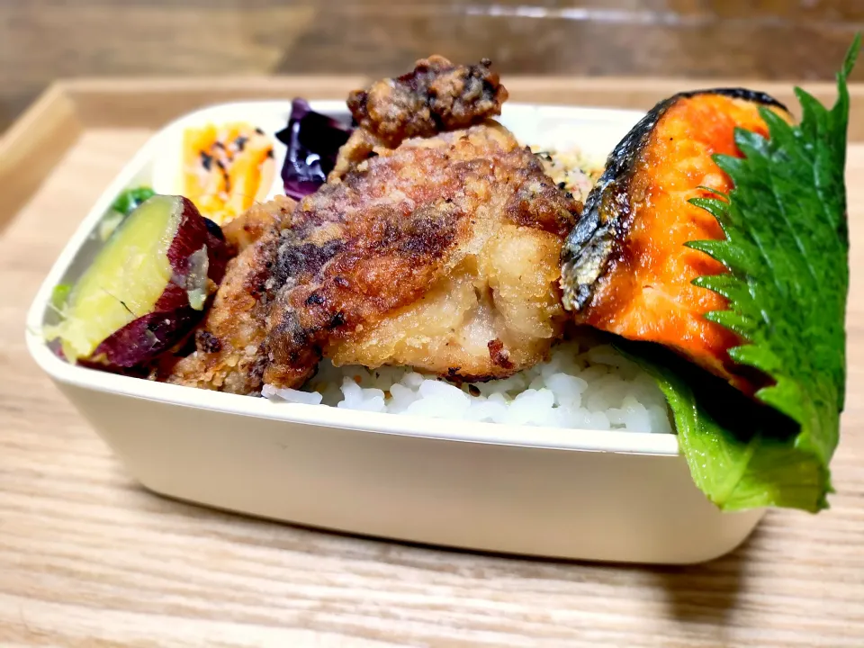 からあげ鮭のっけ弁当|まな☆さん