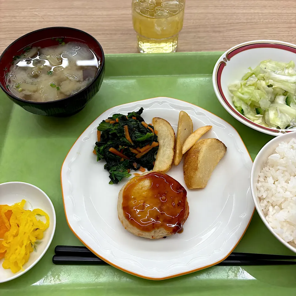 寮の朝ごはん😋|すかラインさん