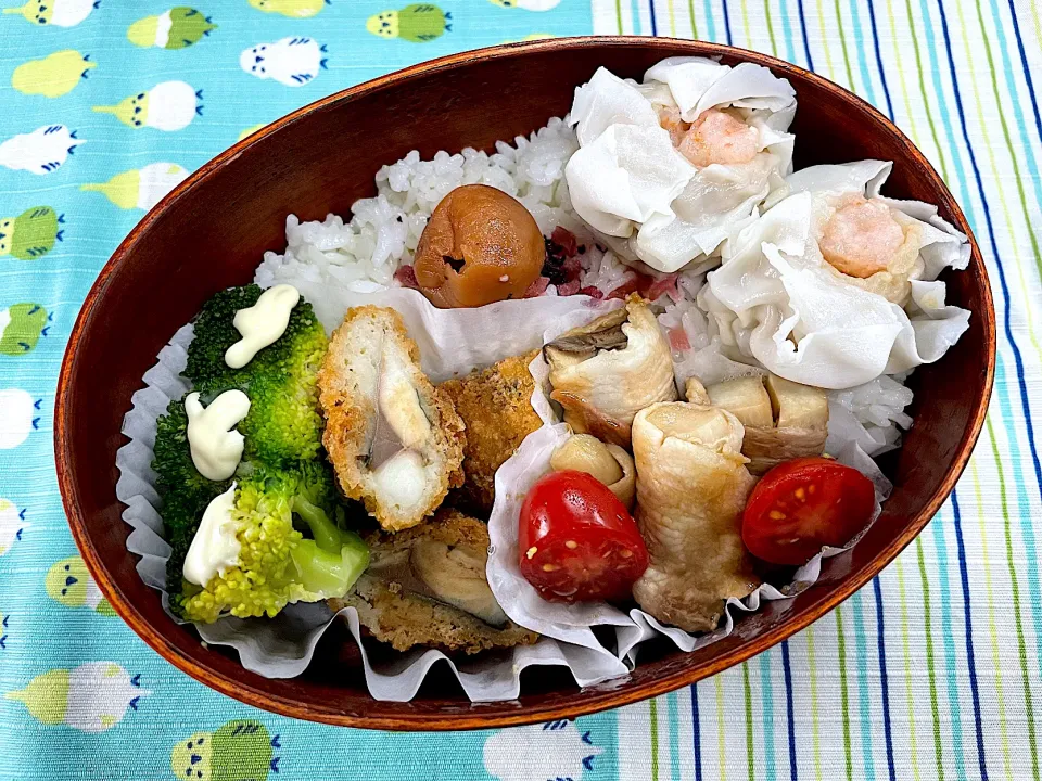 魚フライ、シウマイ、エリンギの豚肉巻🍱|なお🅿️さん