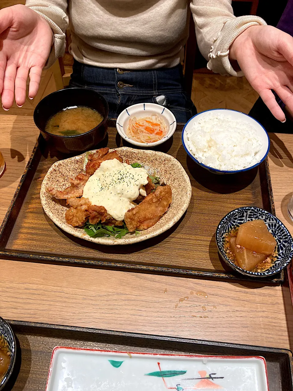 娘のチキン南蛮定食（実況中継中）|なびさん