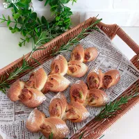 チーズベーコンエピとチーズ枝豆ベーコンエピ😆🌾|あみさん