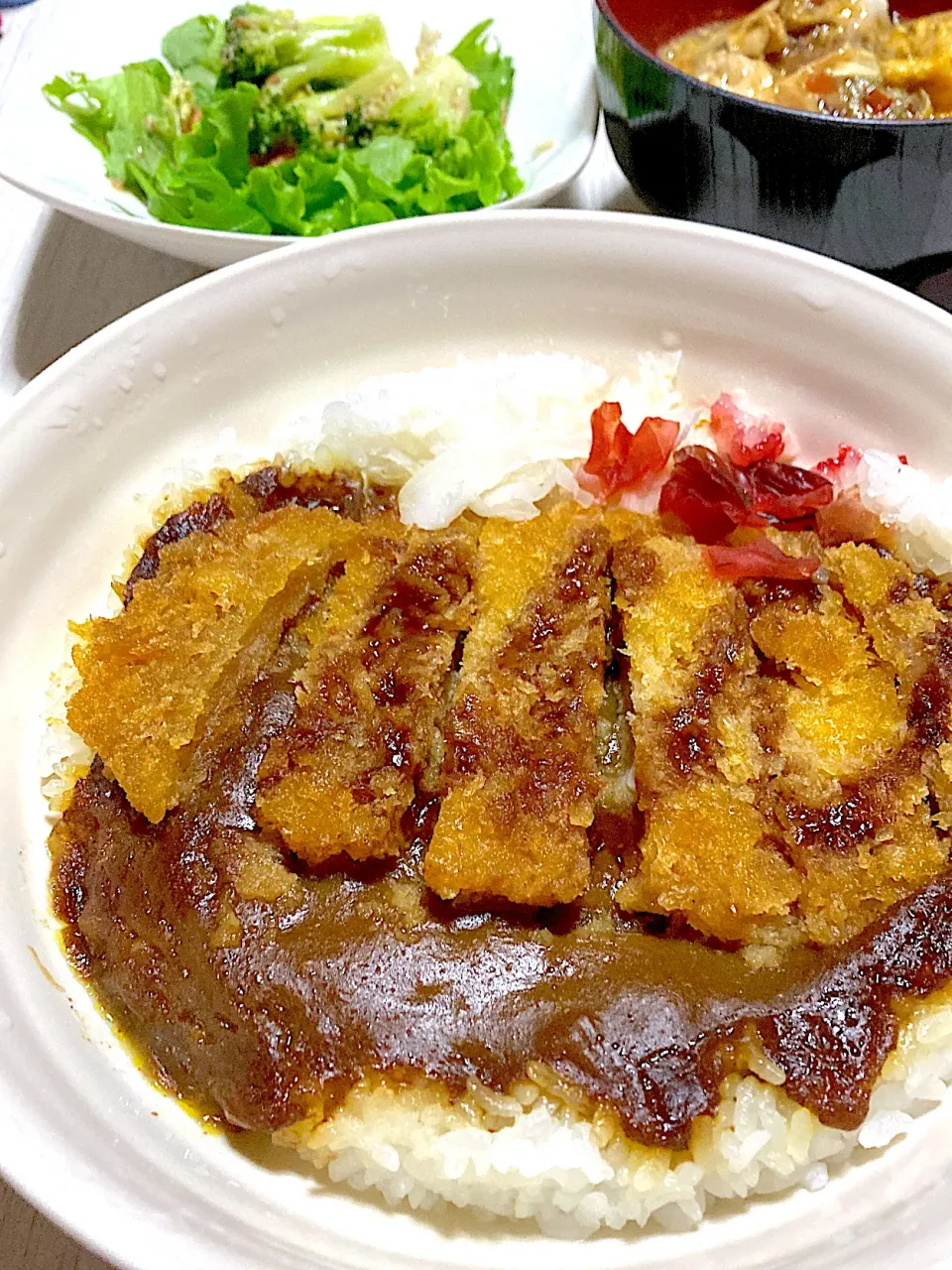 ロースカツカレー、ルッコラとブロッコリーサラダ、肉豆腐|Ayaさん