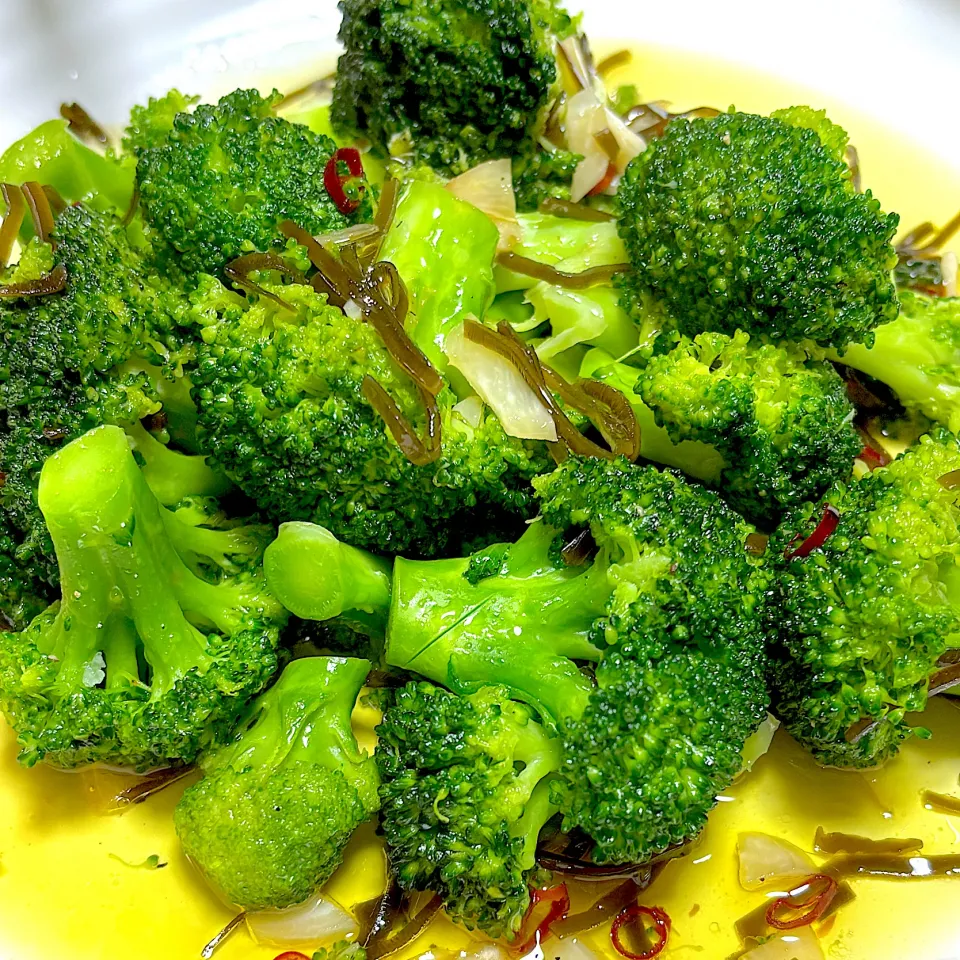 ブロッコリー🥦のアヒージョ|misakoさん