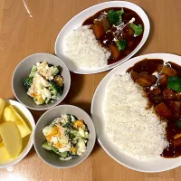 ハヤシライス　ブロッコリーと卵とツナサラダ　りんご|そのみさん